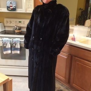 Beautiful Luxurious Black Ranch Mink Coat